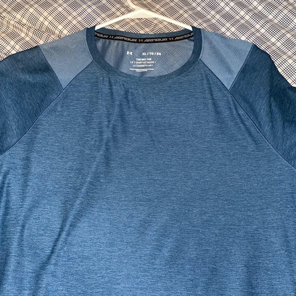 Men's Under Armour Heat Gear FITTED The MK1 Tee Shirt size says XL,fitted like L